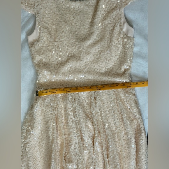 Le Chateau Sequin Cap Sleeve Dress nude/pink size M - Picture 6 of 8